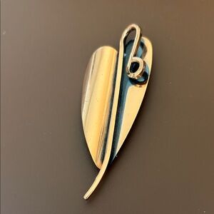 Elegant copper Heart Brooch